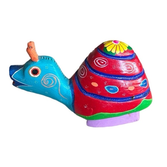 Oaxacan Wooden Snail Figurine Hand Painted Signed Roberto Angeles - Picture 2 of 7